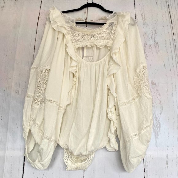 NWOT FREE PEOPLE Lover Of Mine Bodysuit White Ruffle Lace Small S - Picture 6 of 13